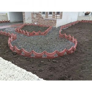 قرنیز دور باغچه