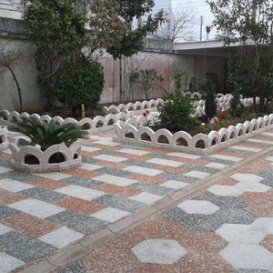 قرنیز دور باغچه
